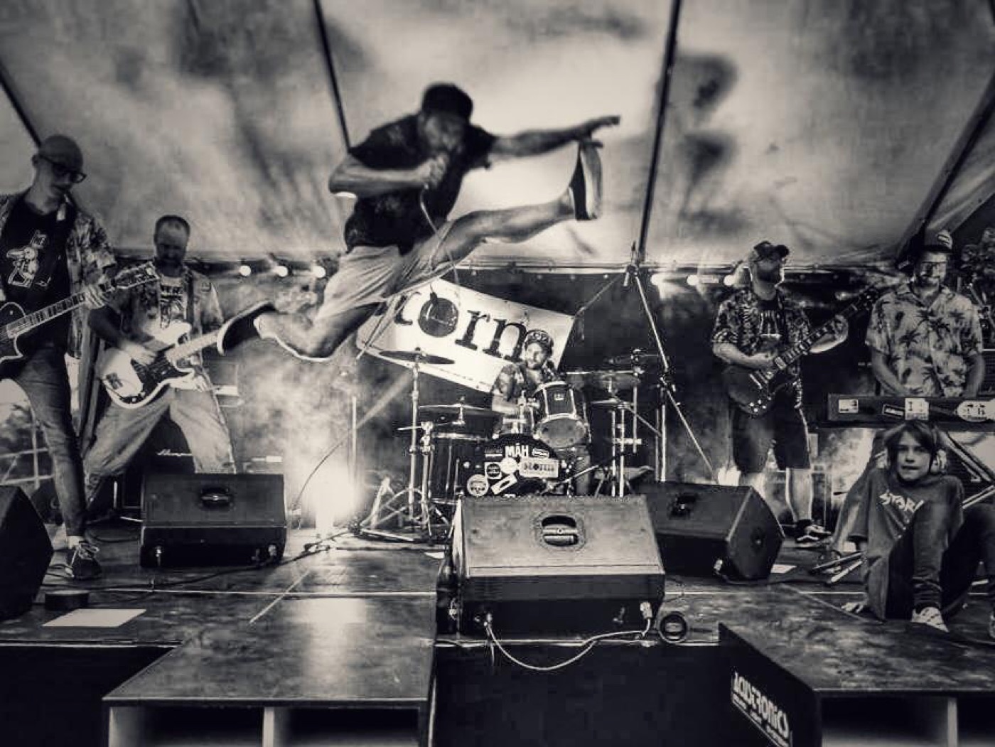 storm live, stage jump
